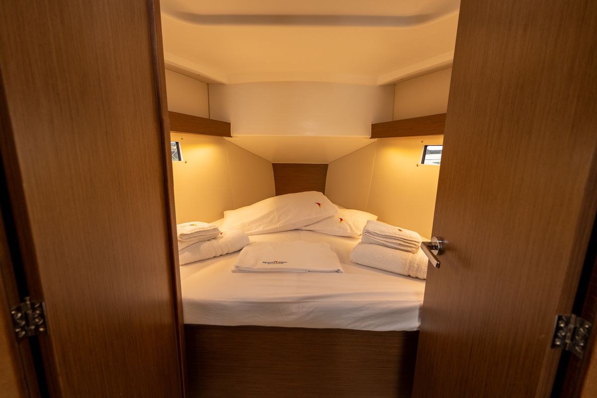 Cabin on Pluto, a Beneteau Oceanis 34.1 sailboat at Salerno, Italy