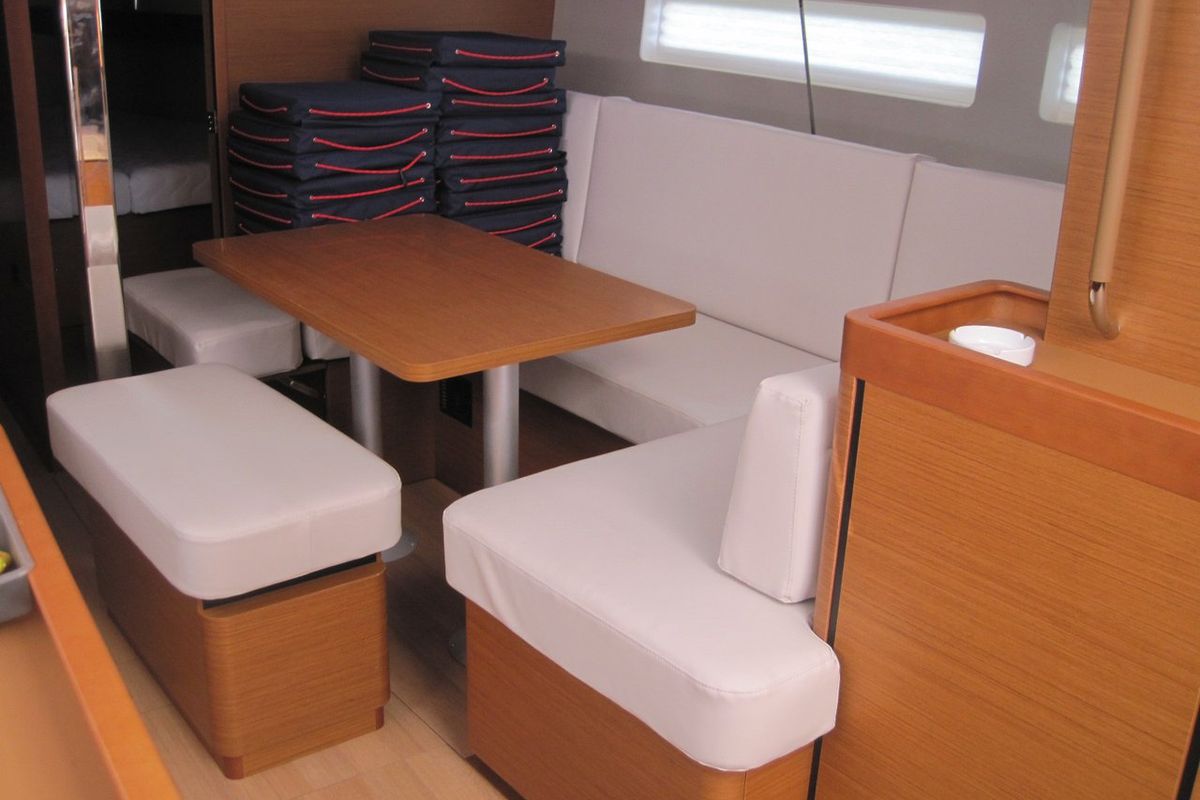 Salon of Erminia, a Jeanneau Sun Odyssey 440 sailboat at Capo d'Orlando, Italy