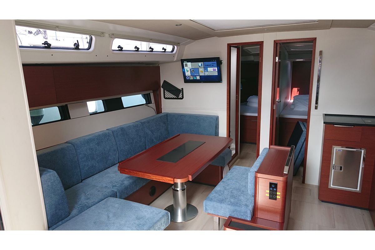 Salon of Vaya, a Hanse Yachts Hanse 460 sailboat at Općina Medulin, Croatia