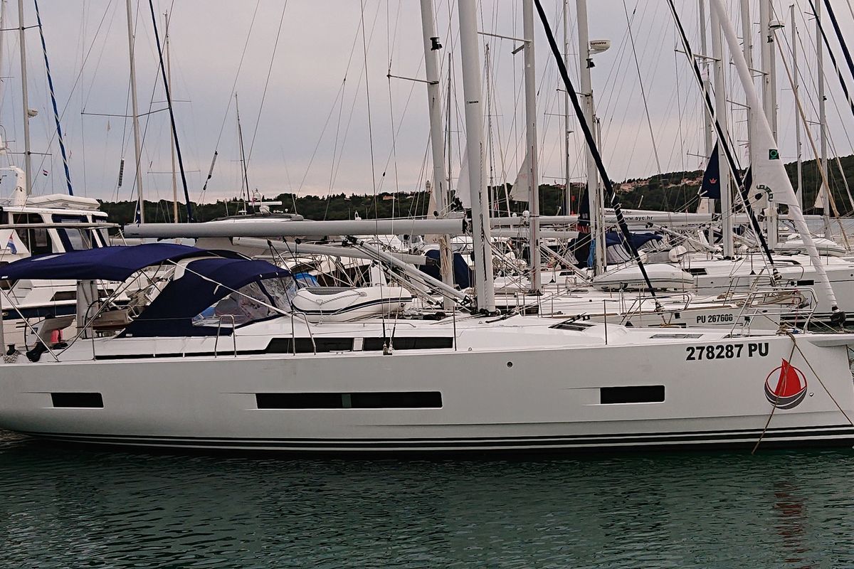 Exterior view of Vaya, a Hanse Yachts Hanse 460 sailboat at Općina Medulin, Croatia
