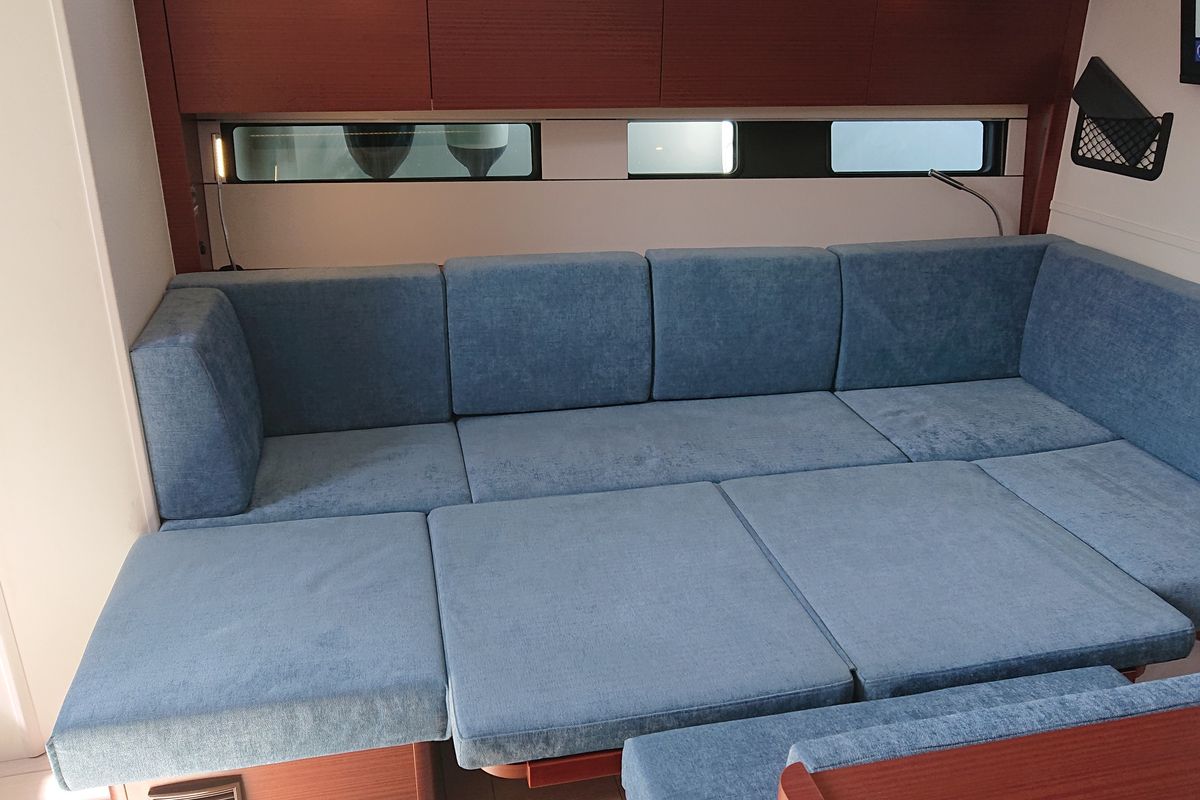 Salon of Vaya, a Hanse Yachts Hanse 460 sailboat at Općina Medulin, Croatia