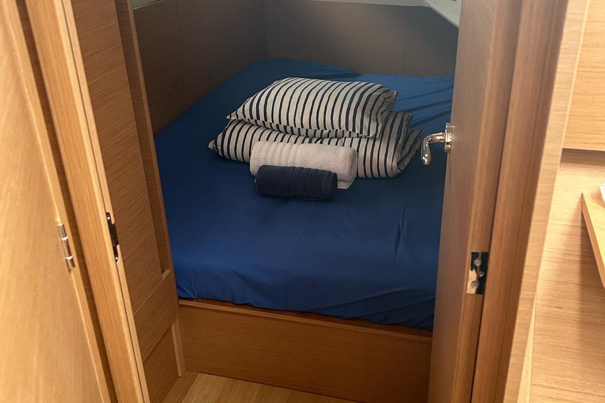 Cabin on Titzi, a Jeanneau Sun Odyssey 410 sailboat at Palma de Mallorca, Spain