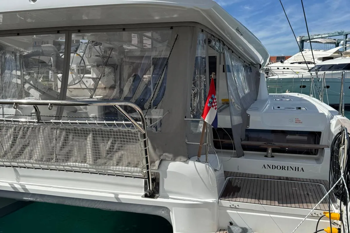 Andorinha, a Lagoon 43 catamaran at Općina Rogoznica, Croatia