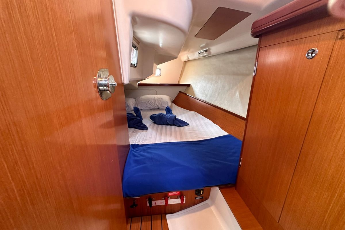 Cabin on No regrets, a Beneteau Oceanis Clipper 323 sailboat at Mai Khao, Thailand