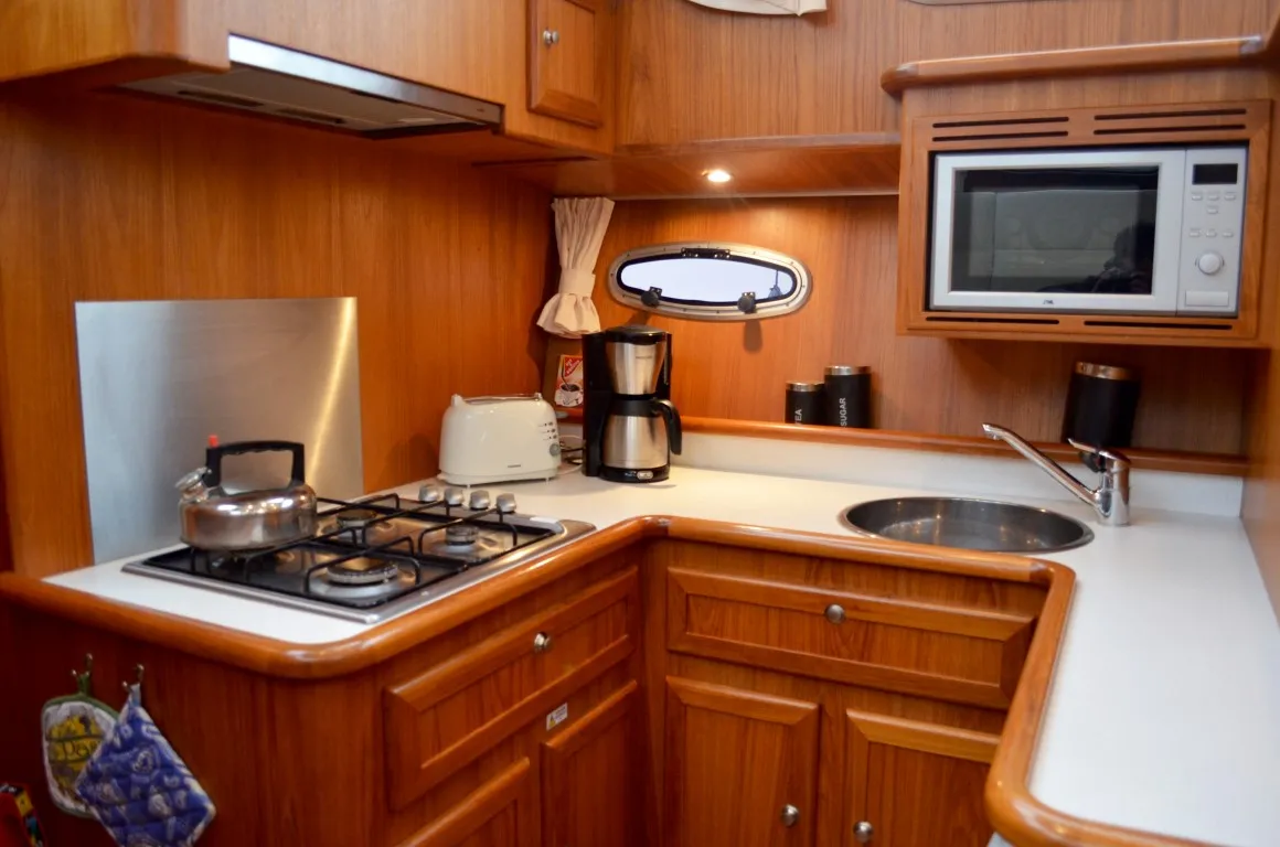 Galley of Drait 116, a De Drait DeLuxe 42 motorboat at Woudsend, Netherlands