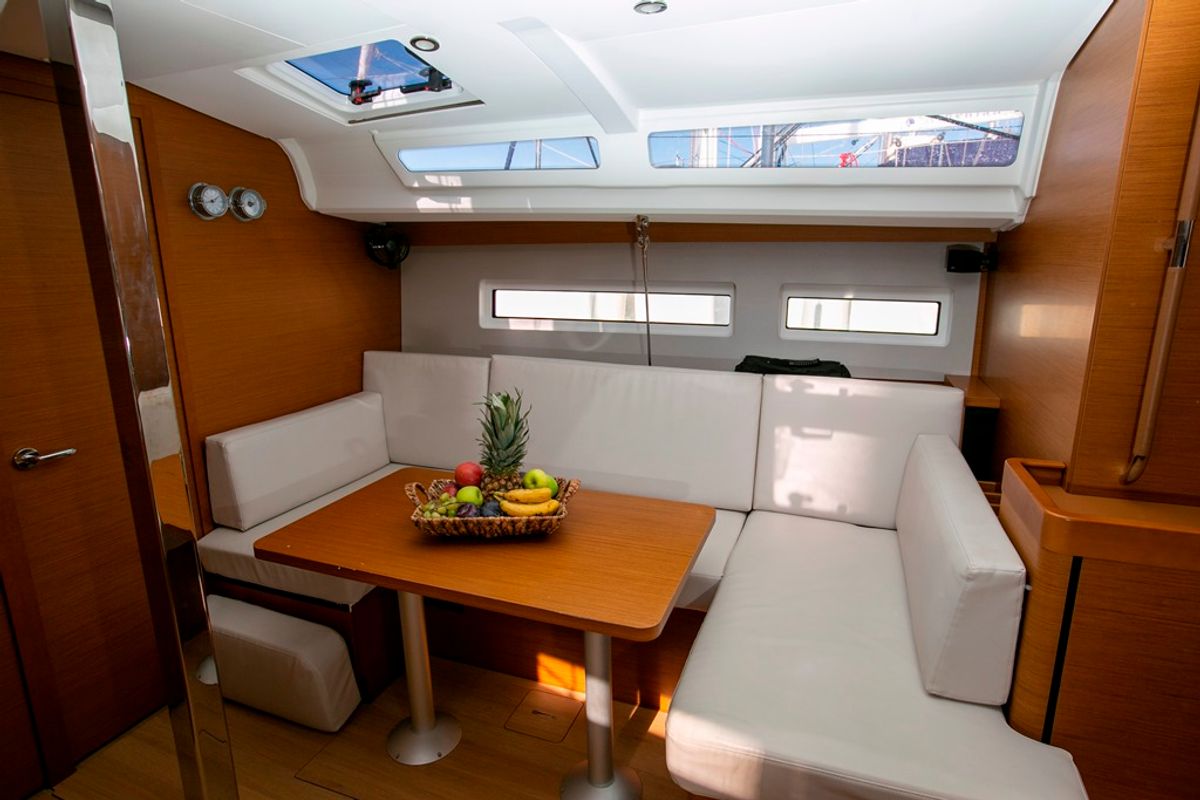 Salon of Homesick George, a Jeanneau Sun Odyssey 440 sailboat at Volos Municipality, Greece