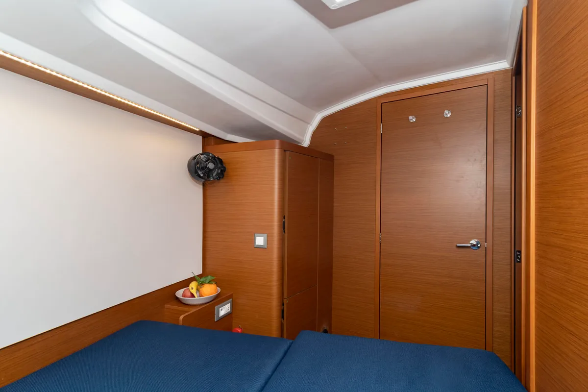 Cabin on SuElli, a Jeanneau Sun Odyssey 410 sailboat at San Miguel de Abona, Spain