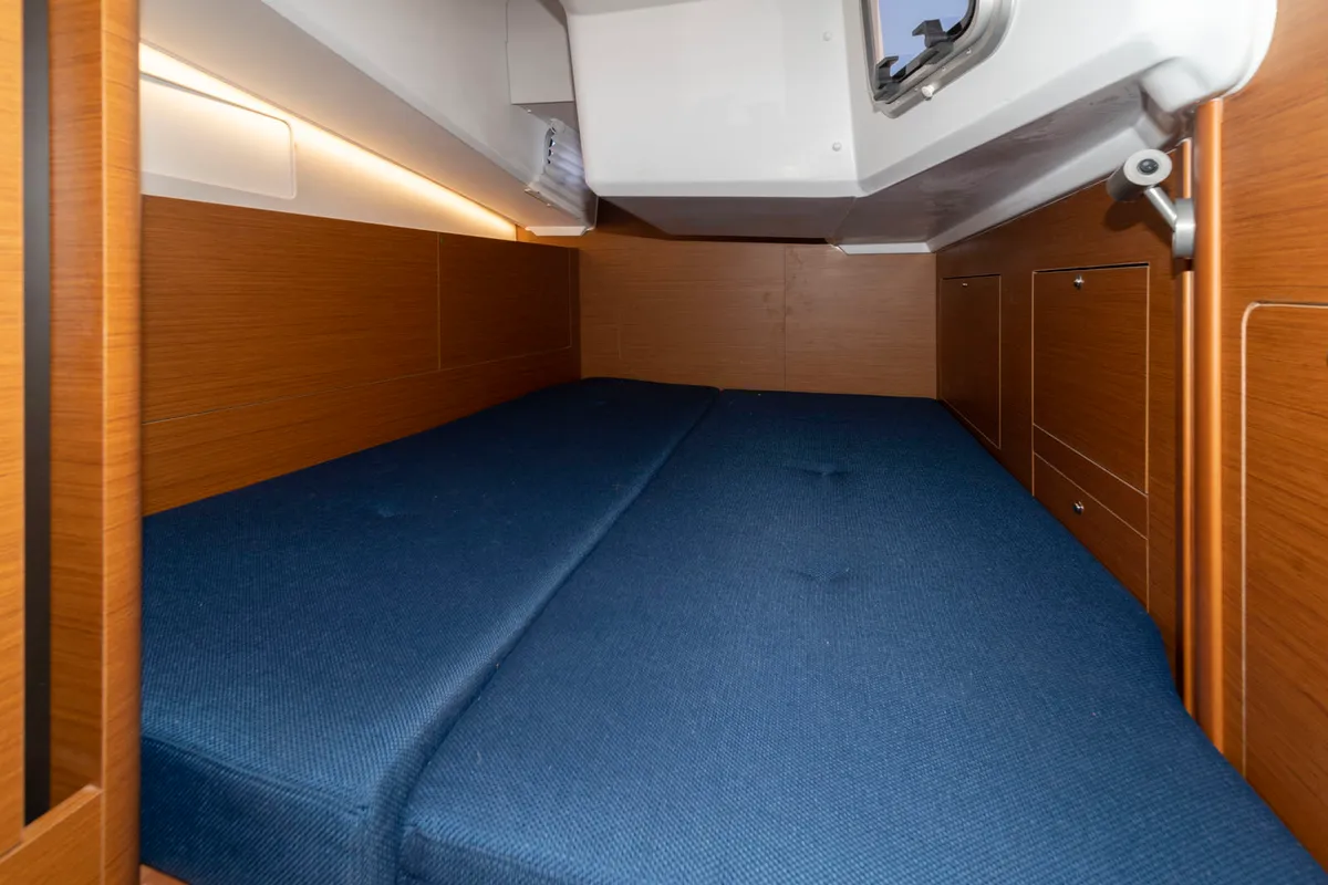 Cabin on SuElli, a Jeanneau Sun Odyssey 410 sailboat at San Miguel de Abona, Spain