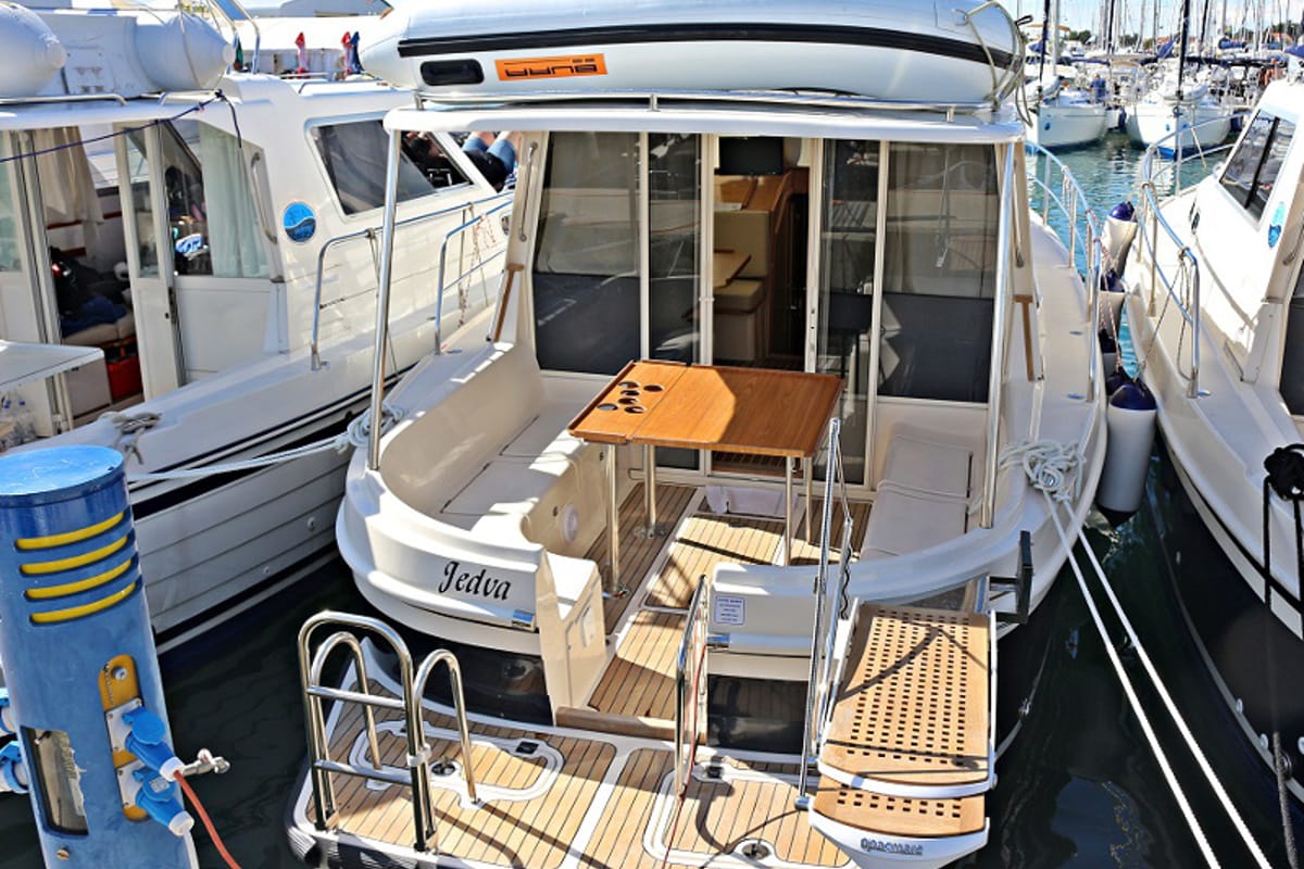 Exterior view of Jedva, a SAS - Vektor Adria 1002 Vektor motorboat at Općina Sukošan, Croatia