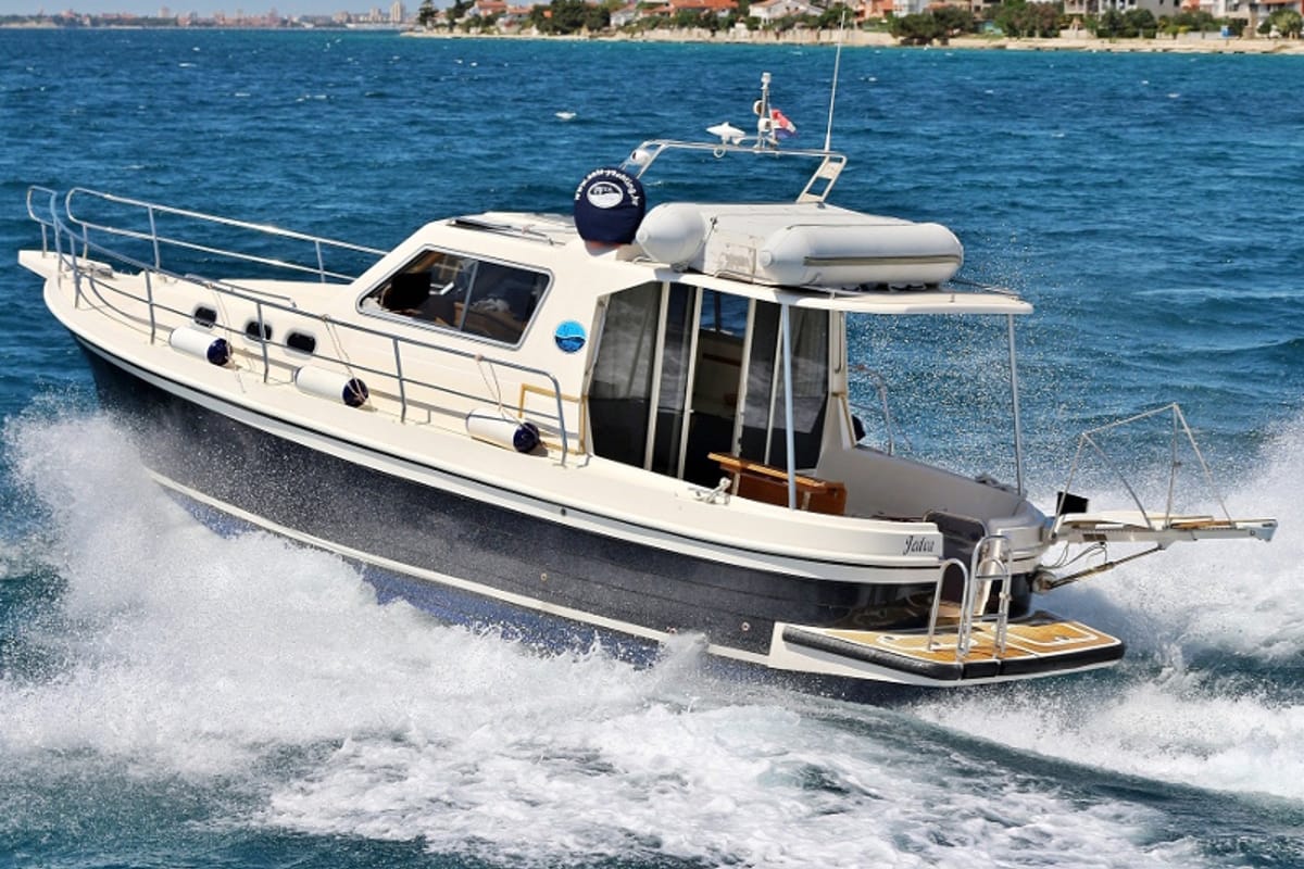 Exterior view of Jedva, a SAS - Vektor Adria 1002 Vektor motorboat at Općina Sukošan, Croatia