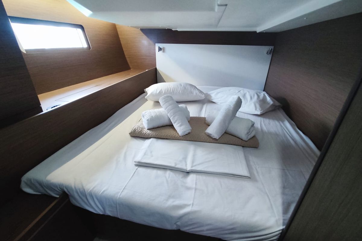 Cabin on DALIA, a Beneteau Oceanis 51.1 sailboat at Gouvia, Greece