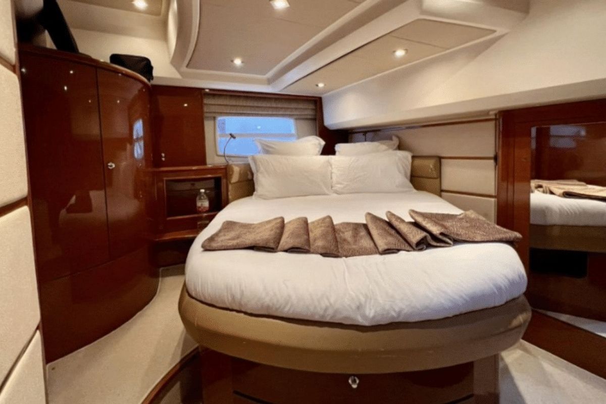 Cabin on Panarea, a Prestige 50 Fly motorboat at Primošten, Croatia