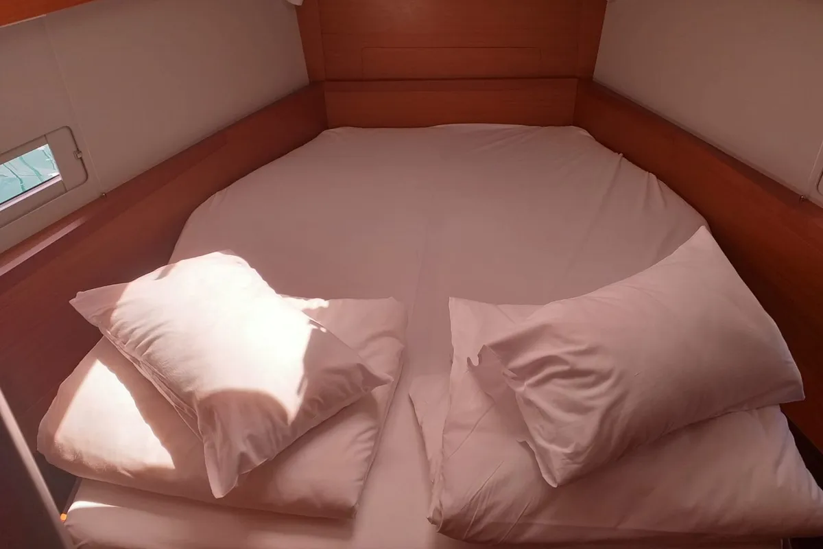 Cabin on Fenera, a Dufour 430 sailboat at Općina Medulin, Croatia