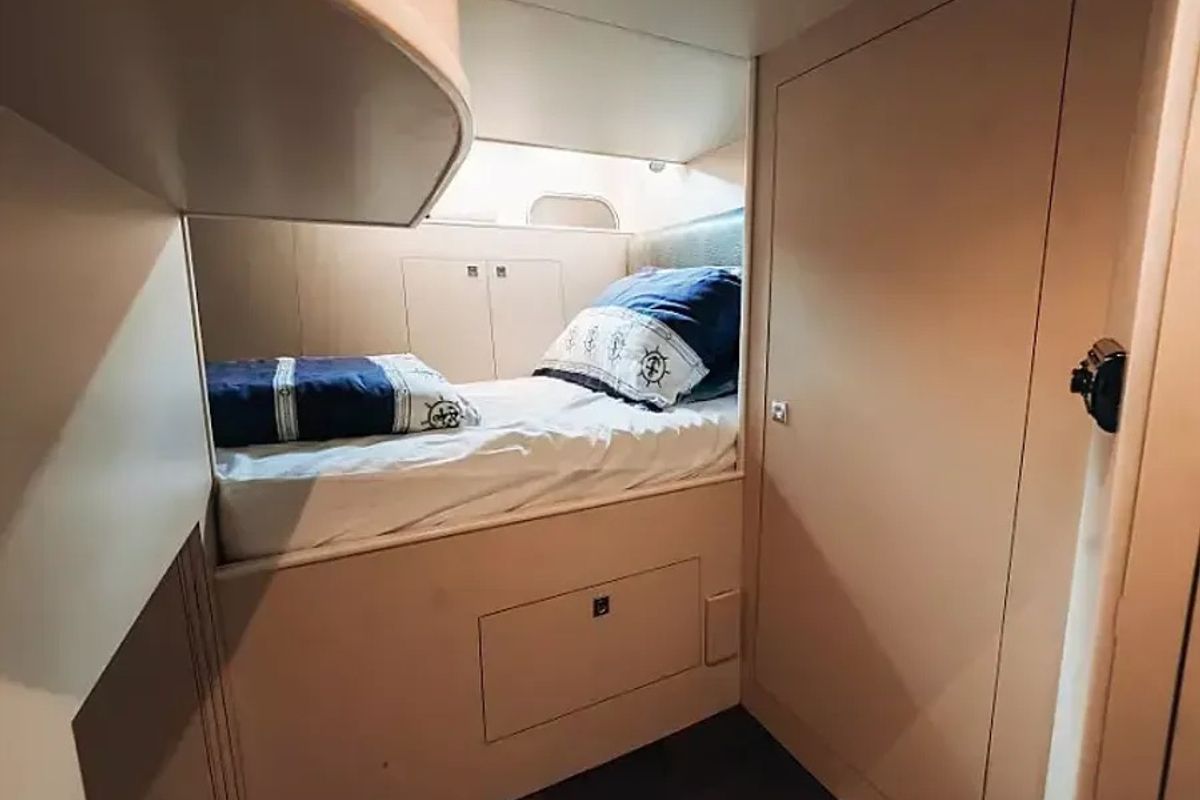 Cabin on Premium, a Elegance 60 Fly yacht at Općina Pakoštane, Croatia