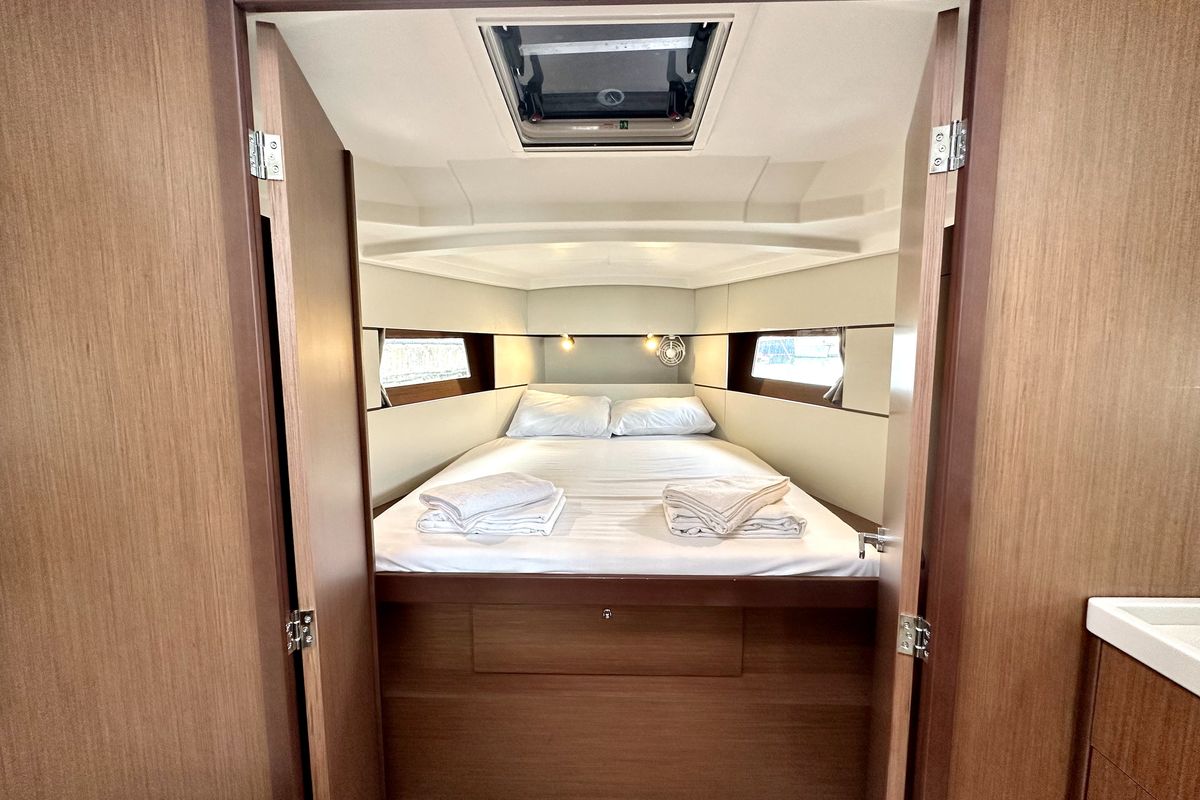 Cabin on Dancefloor, a Beneteau Oceanis 38.1 sailboat at Fethiye, Turkey