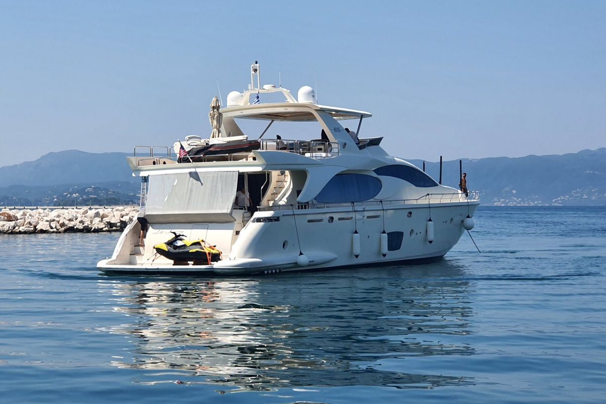 Exterior view of La Fenice, a Azimut 85F yacht at Gouvia, Greece