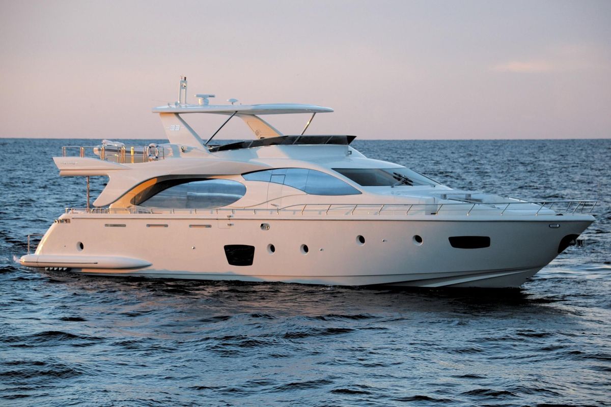 Exterior view of La Fenice, a Azimut 85F yacht at Gouvia, Greece