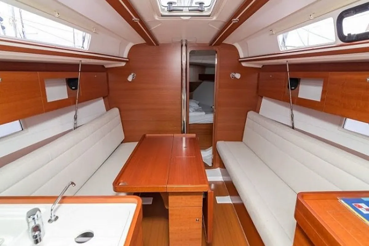 Salon of Pippi, a Dufour 335 GL sailboat at Primošten, Croatia