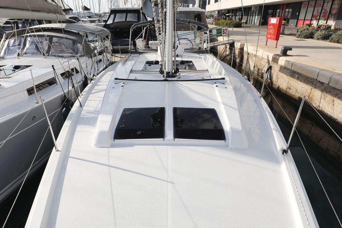 Deck of Kind of magic, a Hanse Yachts Hanse 458 sailboat at Seget Donji, Croatia