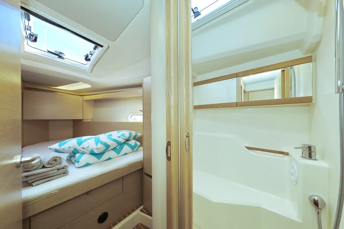 Cabin on Kind of magic, a Hanse Yachts Hanse 458 sailboat at Seget Donji, Croatia