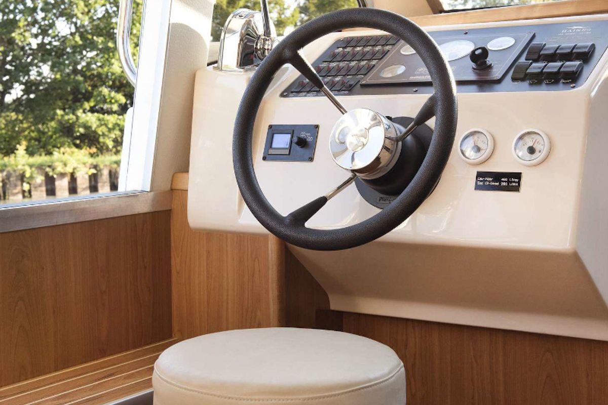 Cockpit of E500-1, a Pénichette Europa E.500 motorboat at Loosdrecht, Netherlands