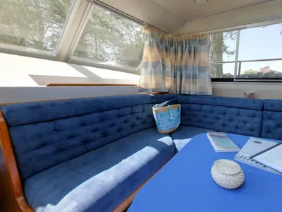 Salon of Royal Classique - Comfort 5, a Cygnet Royal Classique motorboat at Saint-Gilles, France