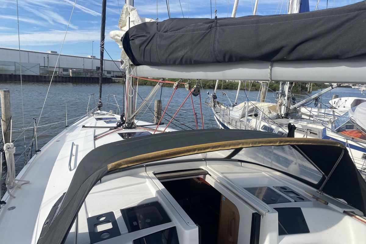 Deck of Kon-Tiki, a Hanse Yachts Hanse 385 sailboat at Grad Pula, Croatia