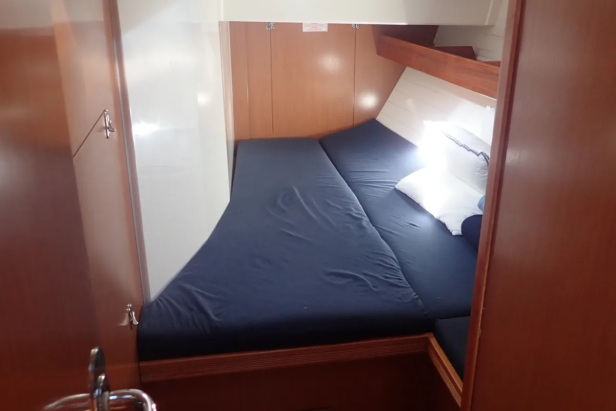 Cabin on Vivaldi, a Bavaria 55 Cruiser sailboat at Općina Sukošan, Croatia