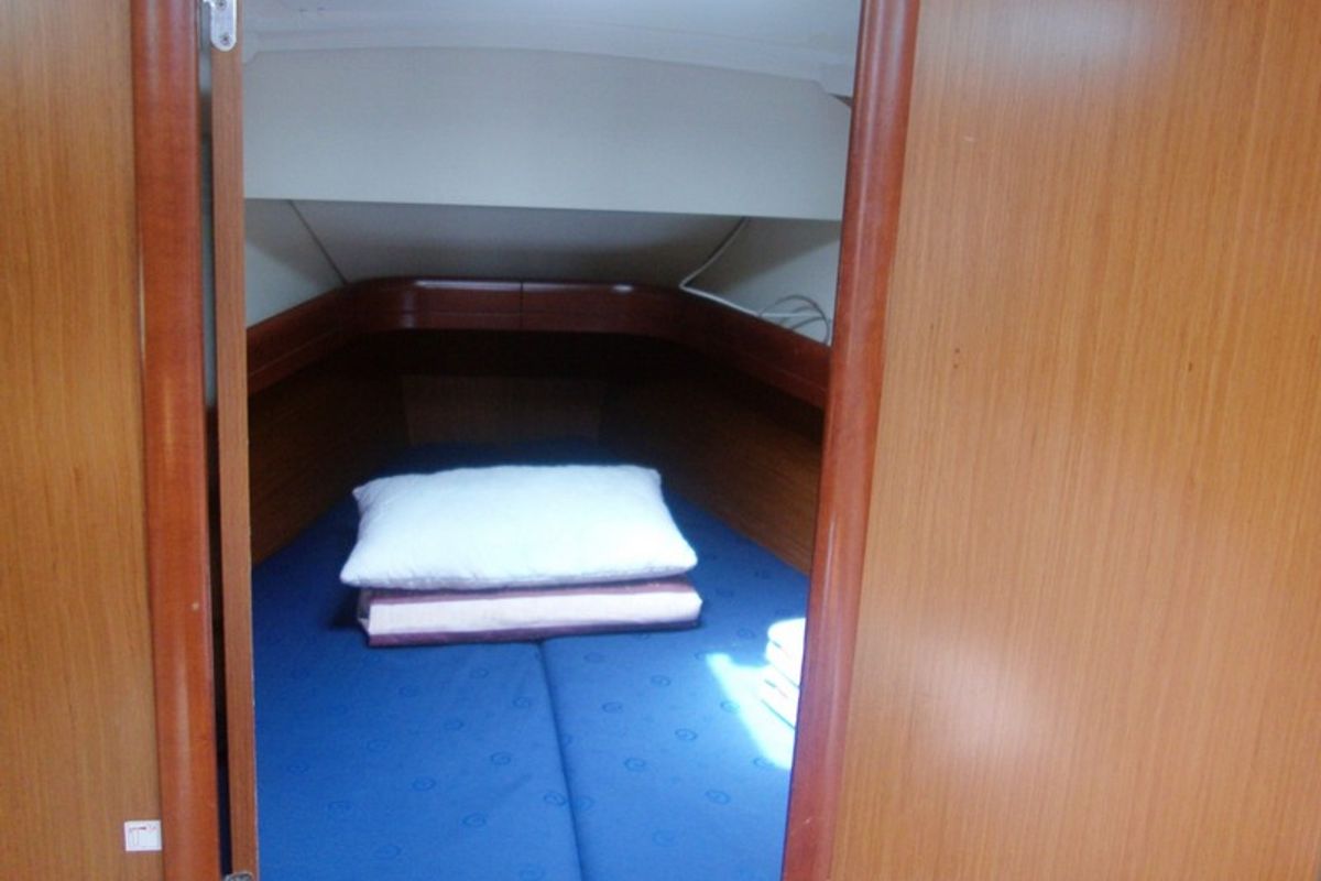 Cabin on Kos 36.2, a Jeanneau Sun Odyssey 36i sailboat at Municipal Unit of Lefkada, Greece