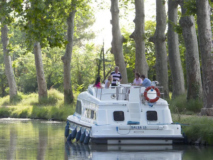 Exterior view of Salsa A - Comfort 9, a Cygnet Salsa A motorboat at Boofzheim, France