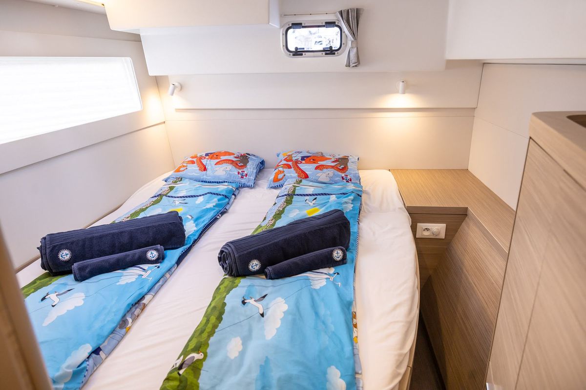 Cabin on Abalone, a Lagoon 40 catamaran at Primošten, Croatia