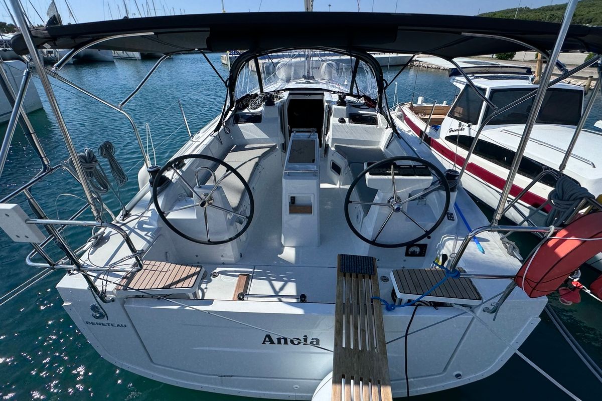 Cockpit of ANOIA, a Beneteau Oceanis 34.1 sailboat at Općina Sukošan, Croatia