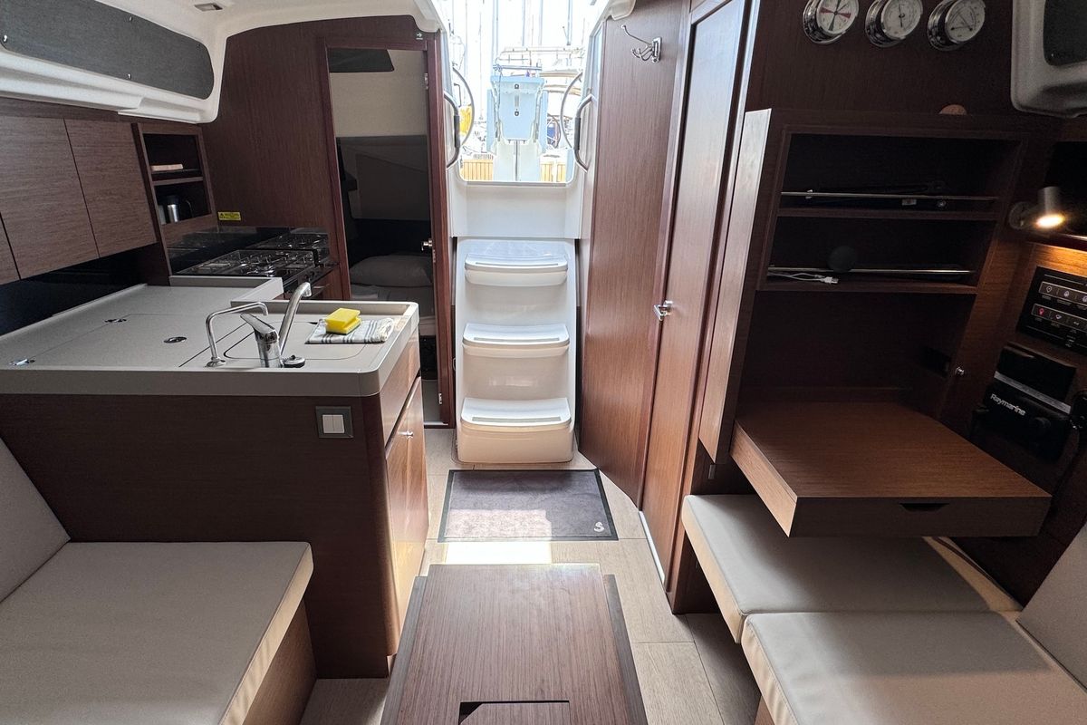 Salon of ANOIA, a Beneteau Oceanis 34.1 sailboat at Općina Sukošan, Croatia