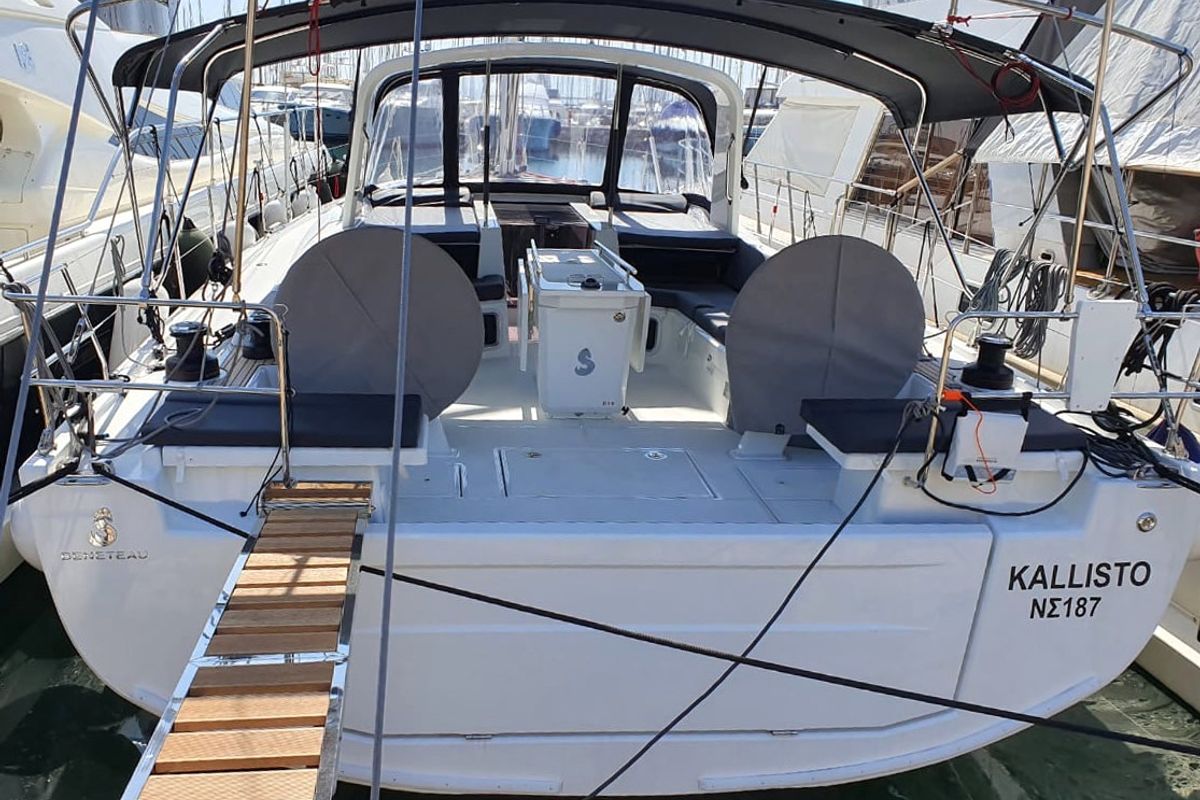 Deck of Kallisto, a Beneteau Oceanis 51.1 sailboat at Athens, Greece