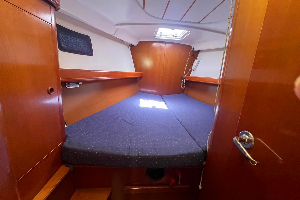 Cabin on IRIDA, a Beneteau Oceanis 473 sailboat at Marina Delta Kallithea, Greece