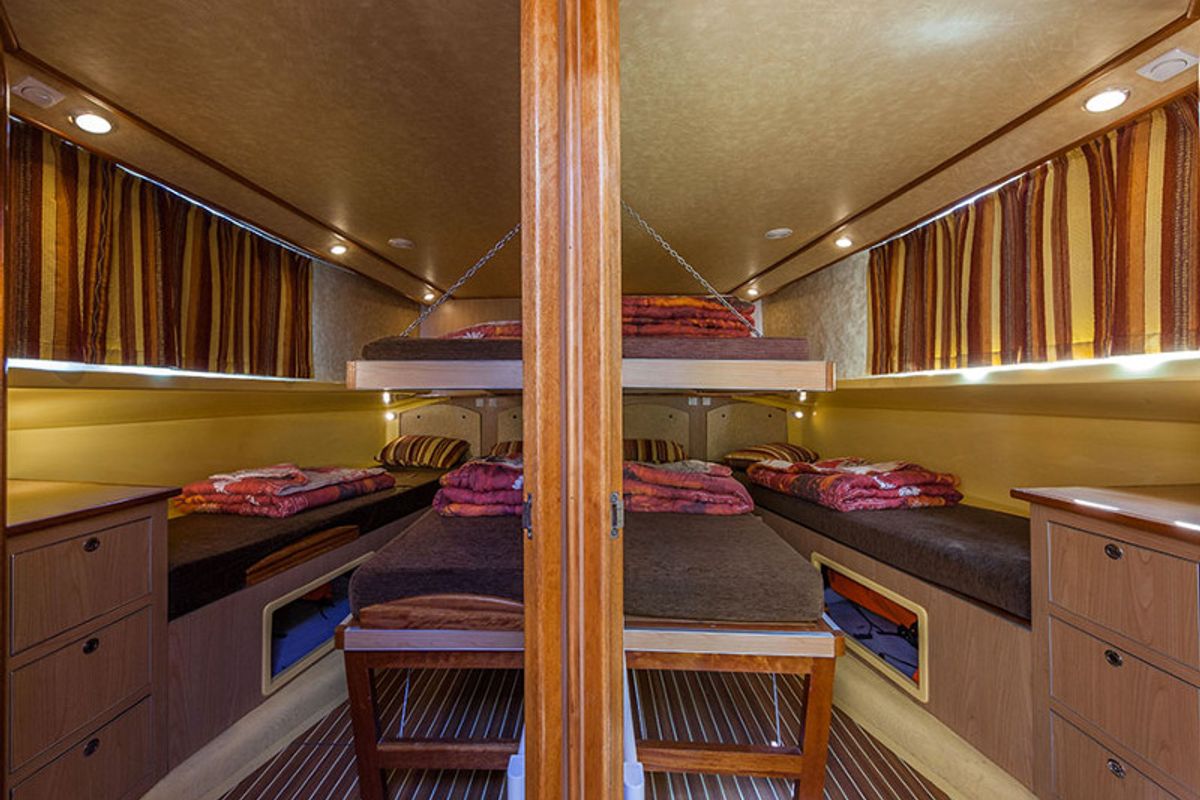 Cabin on 150FB-3, a Pénichette 1500FB motorboat at Fürstenberg/Havel, Germany