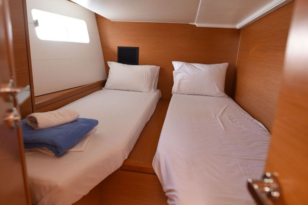 Cabin on Kymo, a Jeanneau 54 sailboat at Volos Municipality, Greece