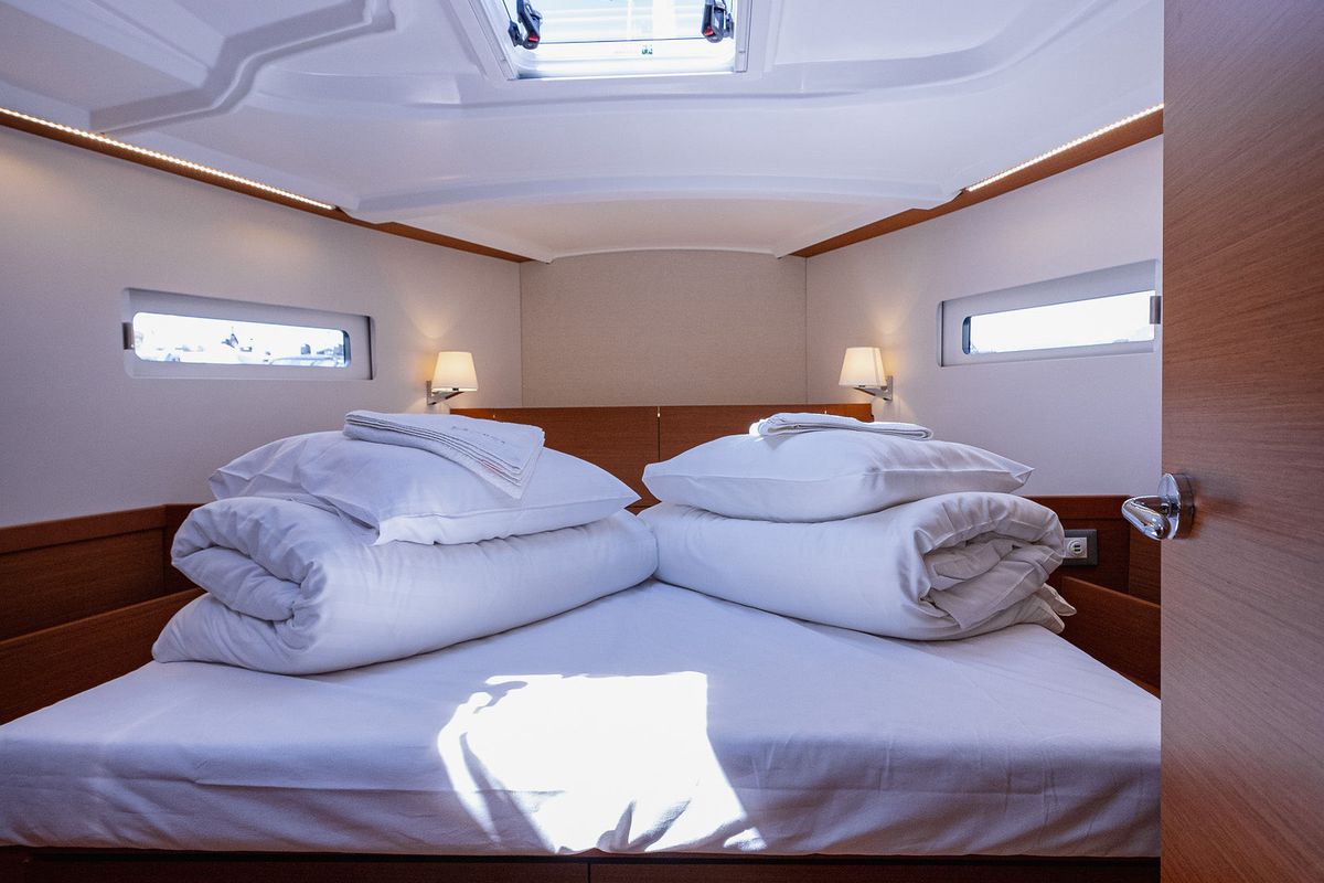 Cabin on Purr, a Jeanneau Sun Odyssey 410 sailboat at Grad Kaštela, Croatia