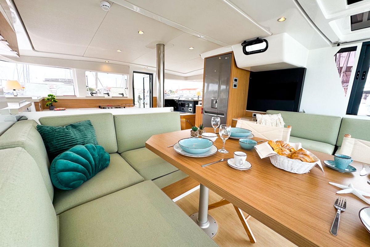 Salon of Merlot, a Bali 4.2 catamaran at Pirovac, Croatia