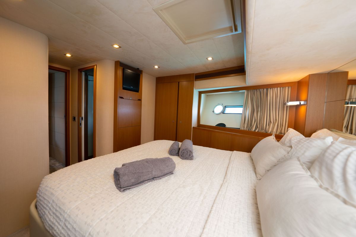 Cabin on Nineteen, a Ferretti 780 yacht at Athens, Greece