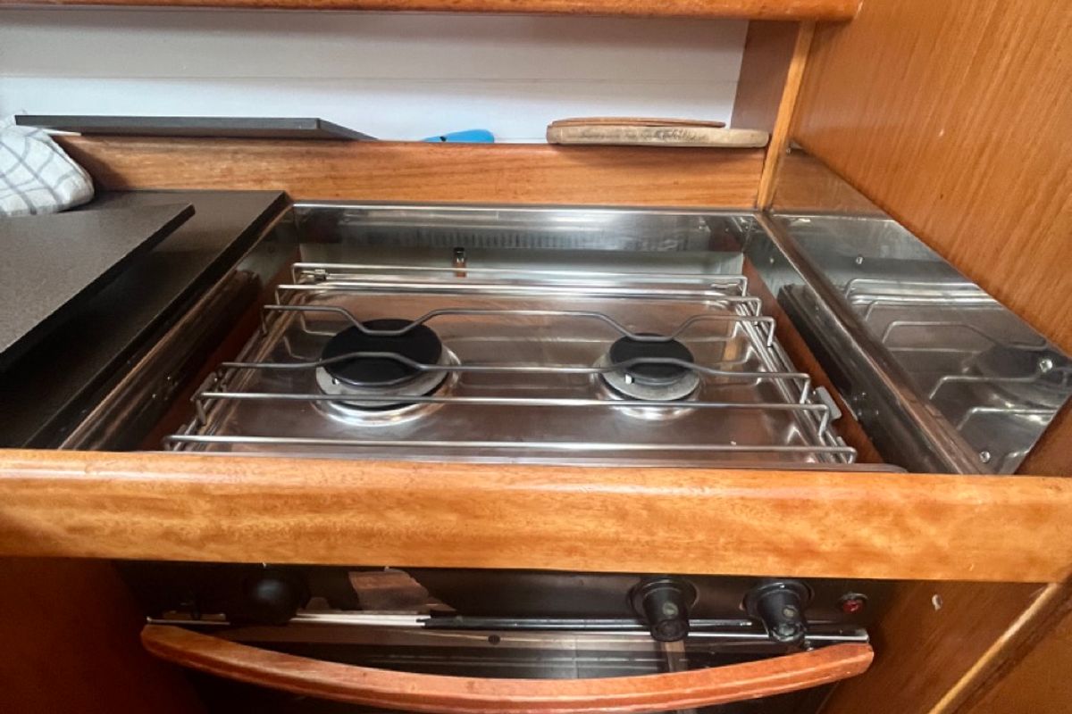 Galley of TIKA, a Bavaria Cruiser 34 sailboat at Općina Sukošan, Croatia