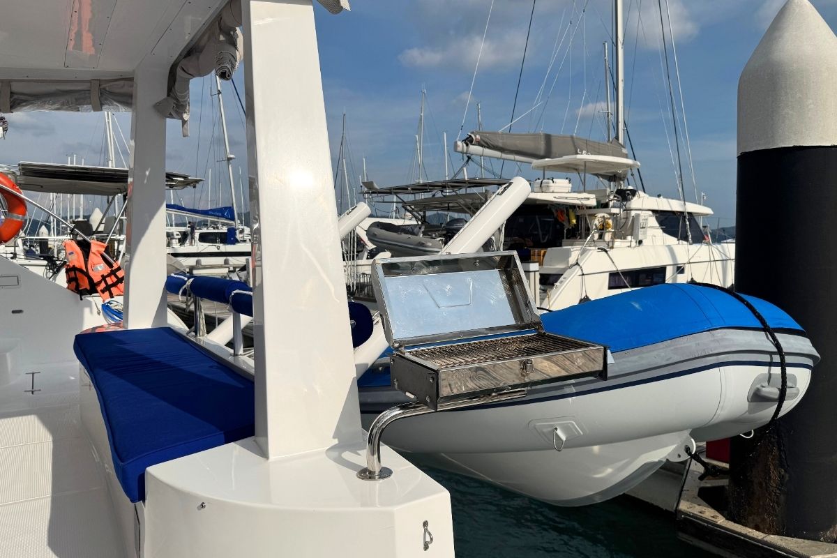 Isle Phantom, a Island Spirit Yachts Island Spirit 410 catamaran at Baan Salak Phet, Thailand
