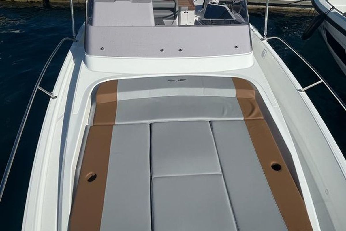 Deck of Flyer 9, a Beneteau Flyer 9 SUNdeck motorboat at Grad Pula, Croatia