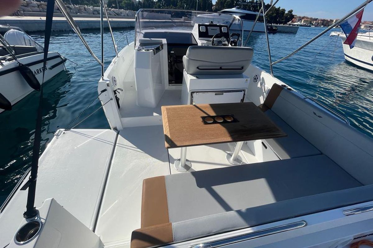 Deck of Flyer 9, a Beneteau Flyer 9 SUNdeck motorboat at Grad Pula, Croatia