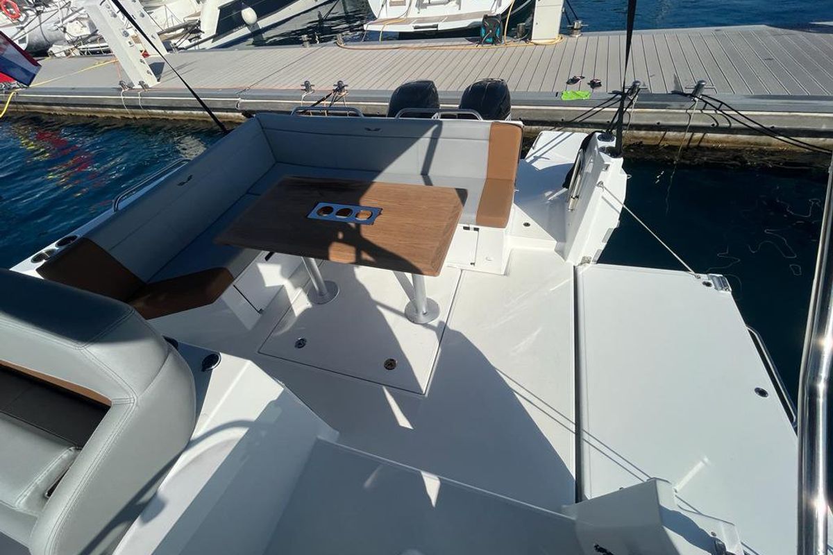 Deck of Flyer 9, a Beneteau Flyer 9 SUNdeck motorboat at Grad Pula, Croatia