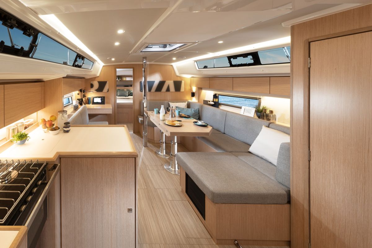 Salon of NAYJARA II, a Bavaria C42 sailboat at Cecina, Italy