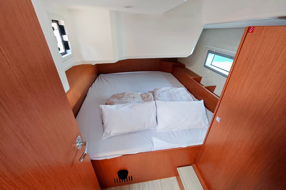 Cabin on Zen, a Bavaria C42 sailboat at Općina Sukošan, Croatia