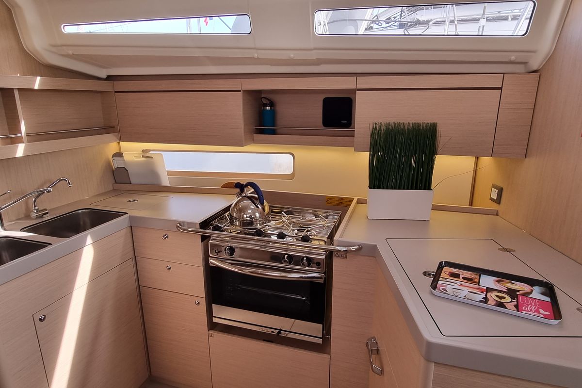Galley of Kapakap, a Beneteau Oceanis 40.1 sailboat at Vallauris, France