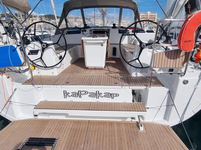 Cockpit of Kapakap, a Beneteau Oceanis 40.1 sailboat at Vallauris, France