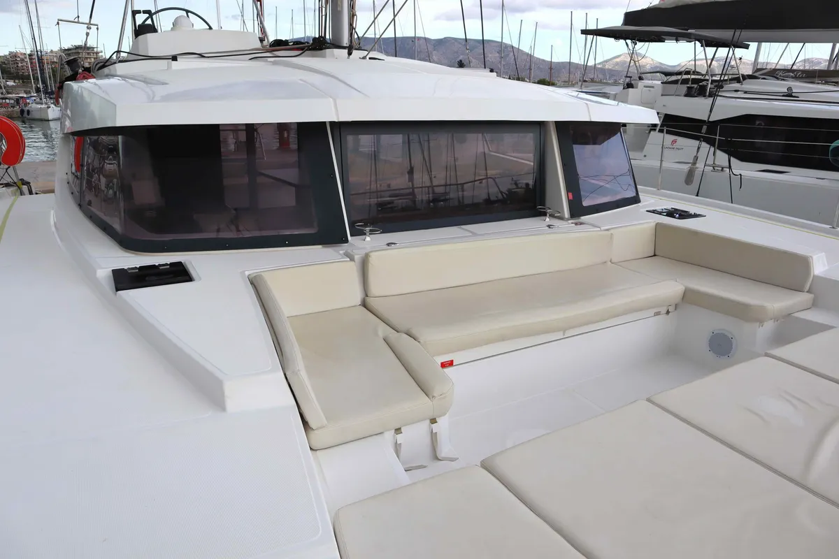MEMORIES, a Bali Bali 4.1 catamaran at Parikia, Greece